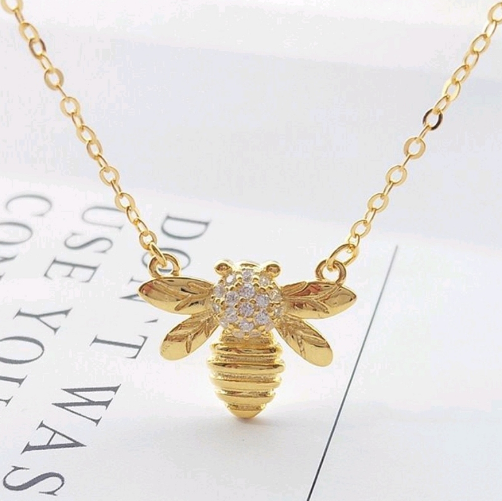 925 Sterling Silver Bee pendant